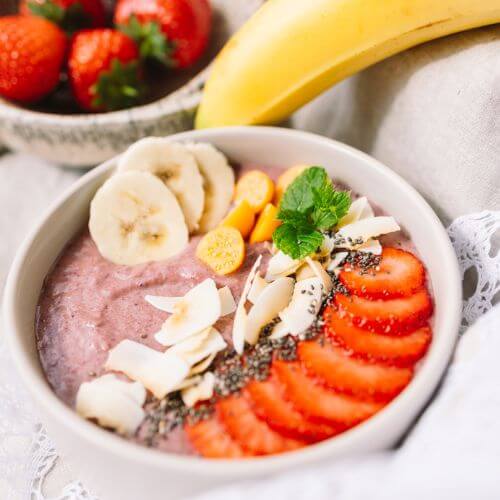 Nucosy Bowl mit Hafer, Früchten und Nussmus – verbindet Nutrition & Cosyness in einem Löffel.