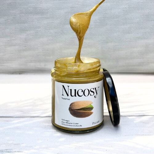 Aromatisches Pistazienmus von Nucosy – hochwertig, intensiv nussig und ohne Zusätze.