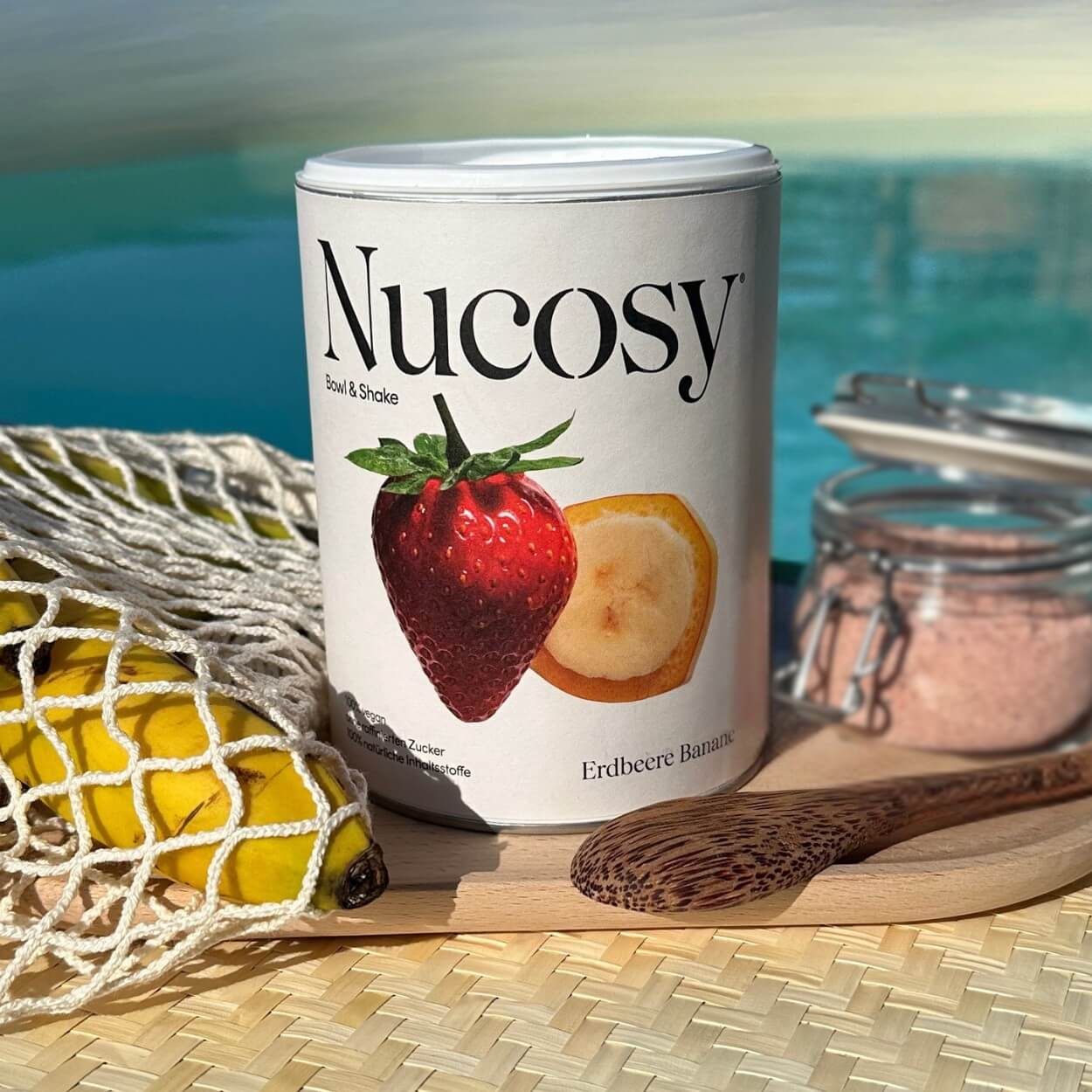 Nucosy Erdbeere-Banane – fruchtig, süß und perfekt für dein Sommerfrühstück.
